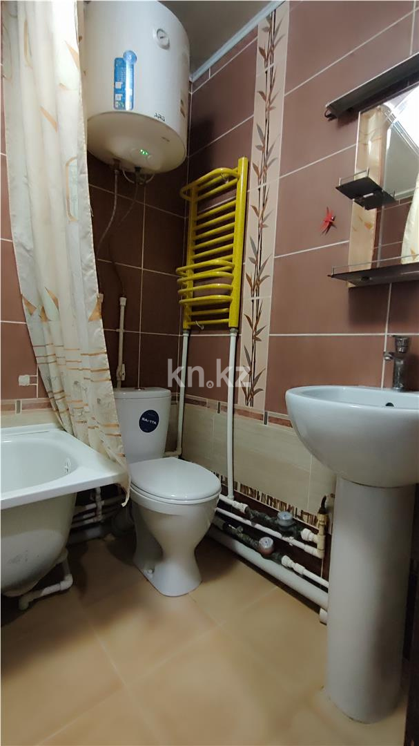 Продажа 3-комнатной квартиры, 61 м², мкр-н 14 в Караганде - фото 11