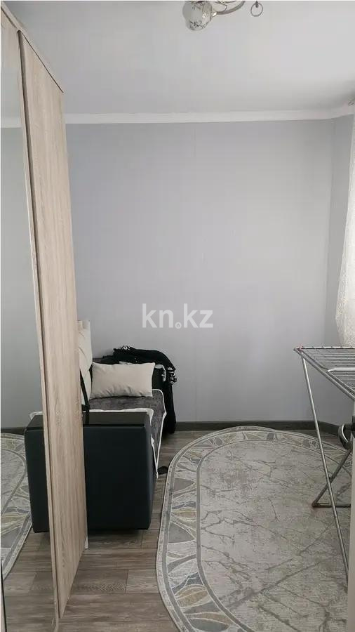 Продажа 3-комнатной квартиры, 48 м², 18 мкр., дом  17 в Караганде - фото 3