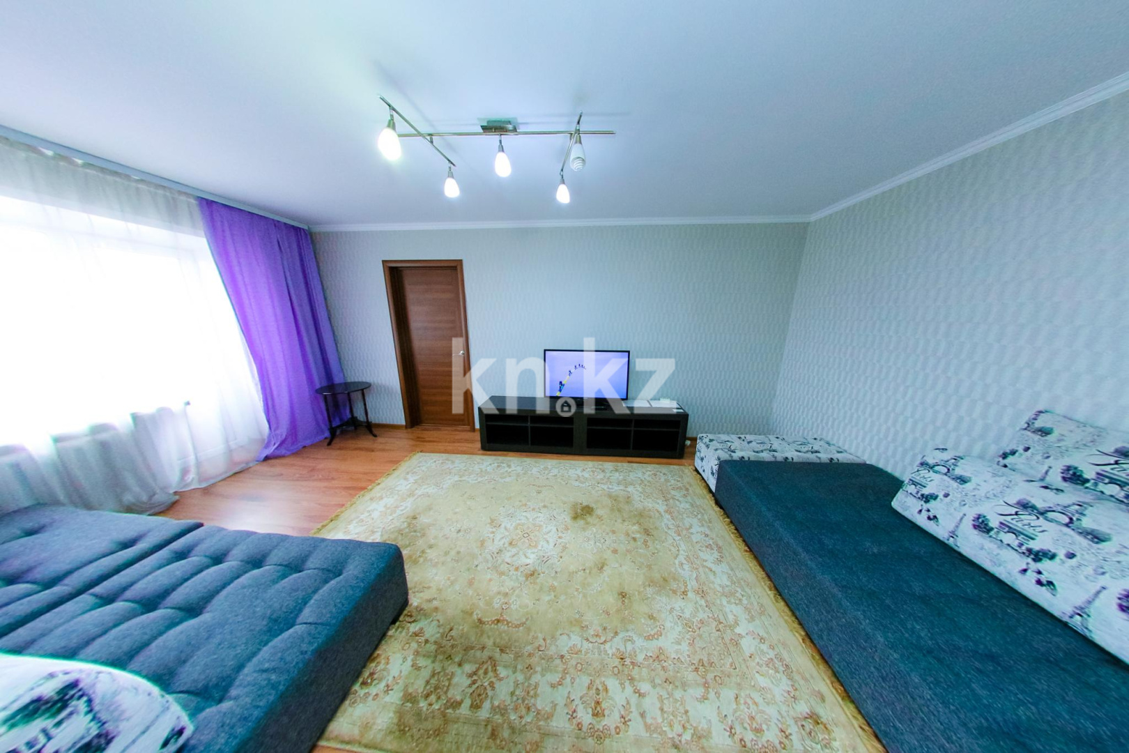 Аренда 2-комнатной квартиры посуточно, 50 м², ул. Кайсенова, дом  123 в Усть-Каменогорске - фото 8