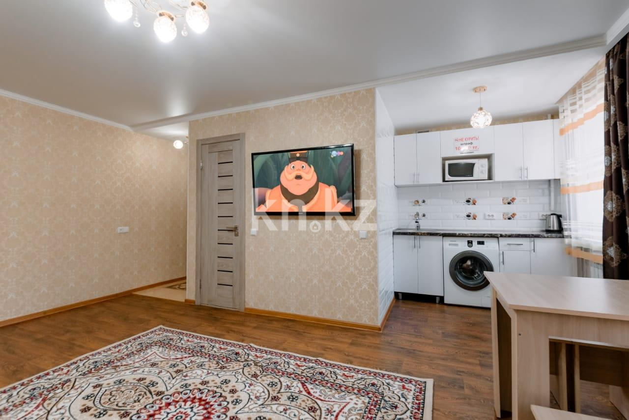 Аренда 3-комнатной квартиры посуточно, 70 м², пр. Бухар-жырау, дом  65 в Караганде - фото 3