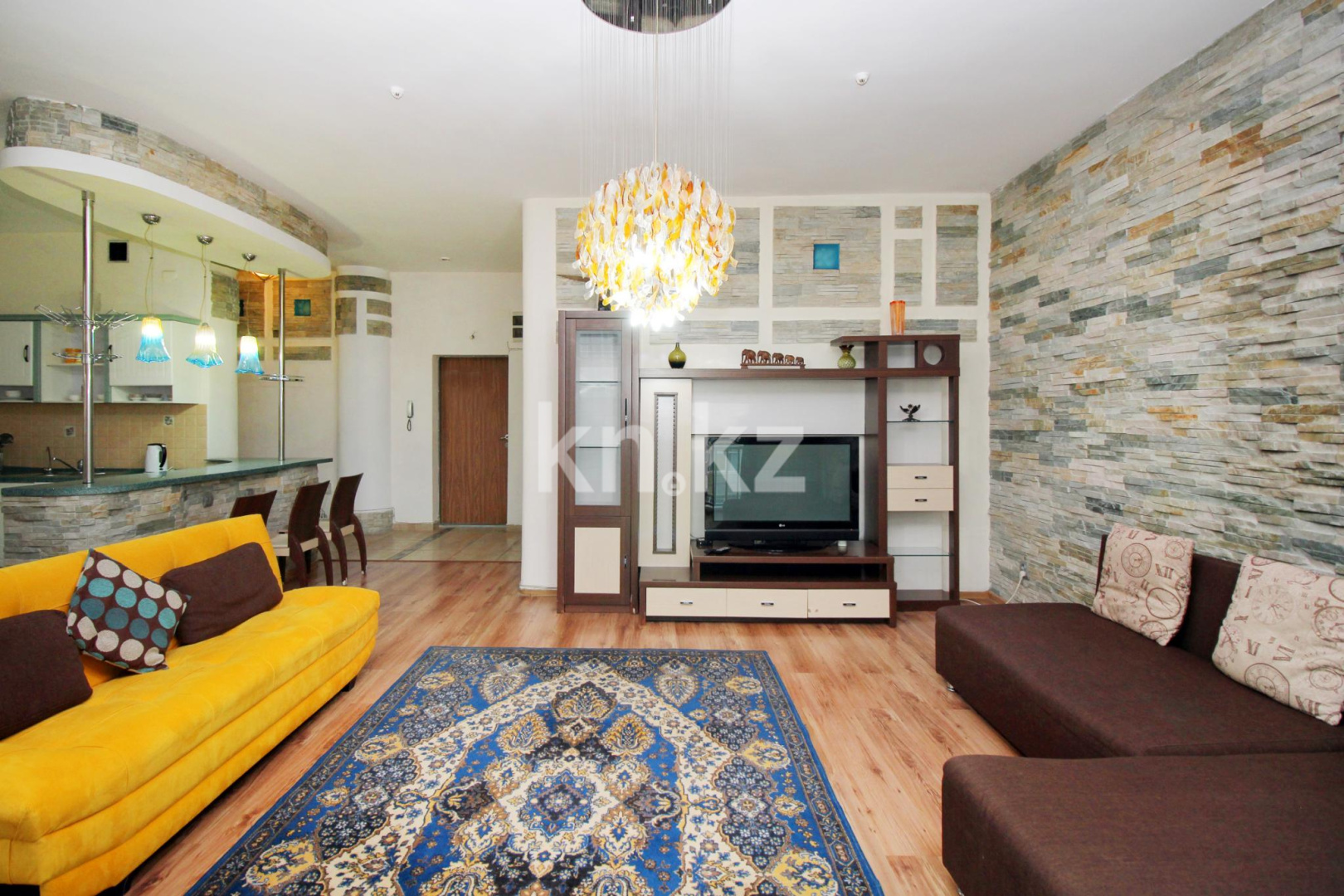 Аренда 2-комнатной квартиры посуточно, 80 м², Достык, дом  162 - ул. Жолдасбекова в Алматы - фото 6