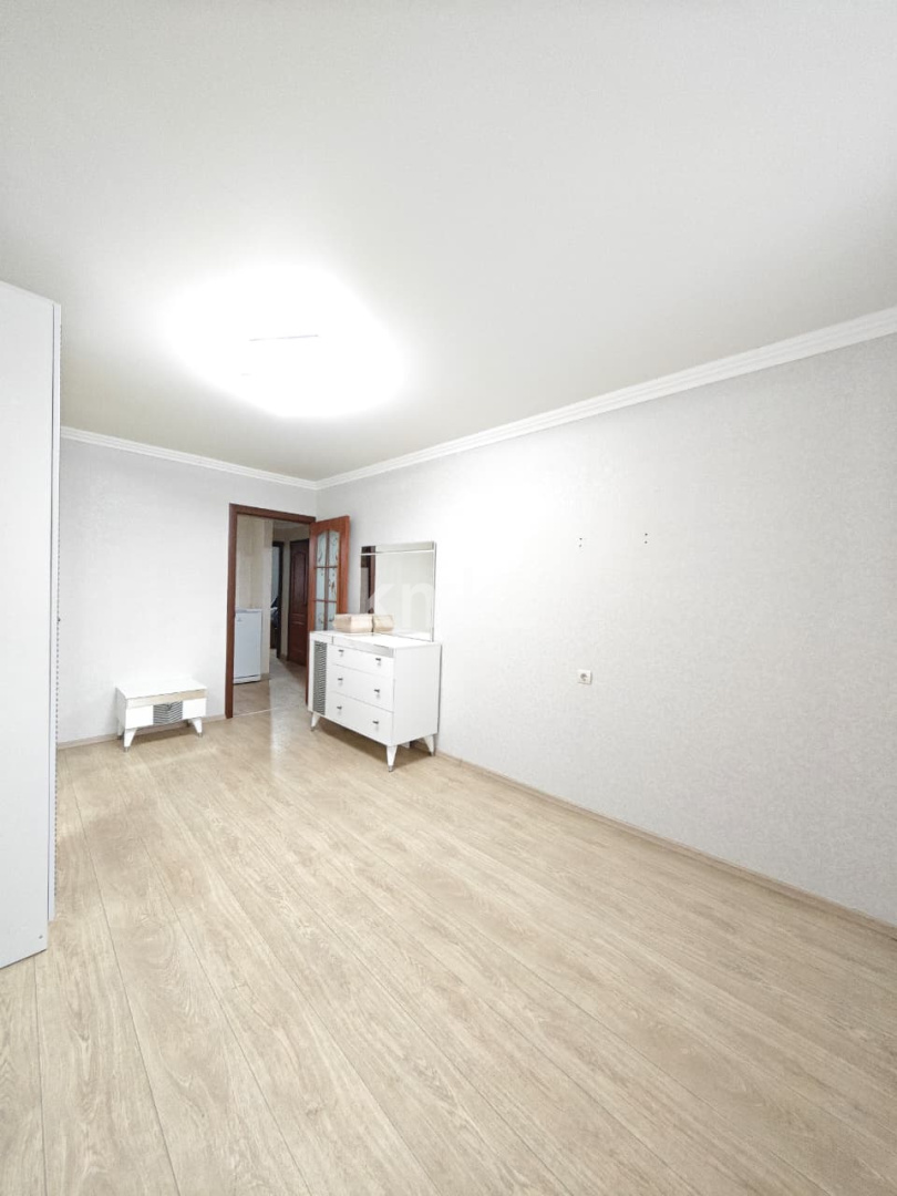 Продажа 4-комнатной квартиры, 78 м², пр. Республики, дом  4 в Караганде - фото 10