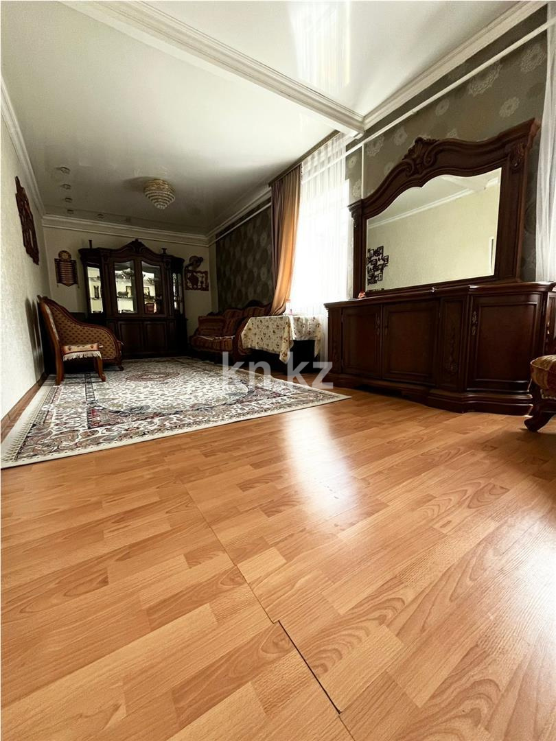 Продажа 4-комнатного дома, 100 м², ул. Жамбыла в Караганде