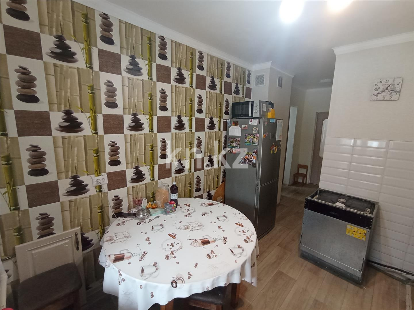 Продажа 3-комнатной квартиры, 63 м², мкр. Степной-3 в Караганде - фото 8