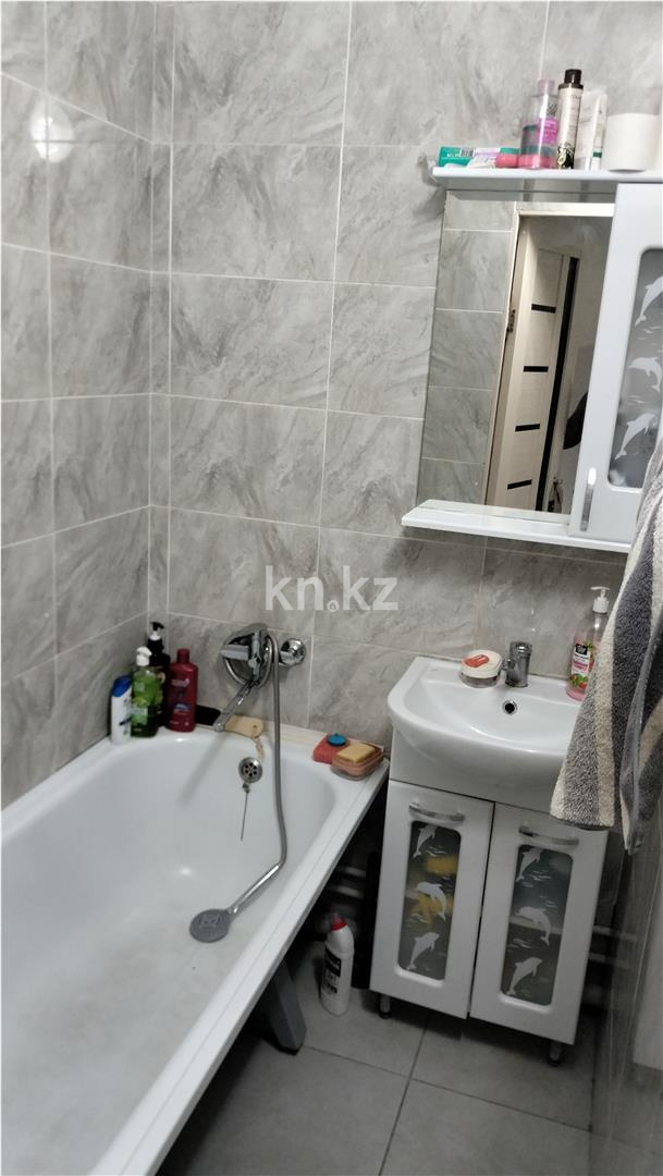 Продажа 3-комнатной квартиры, 63 м², мкр-н 15 в Караганде - фото 7