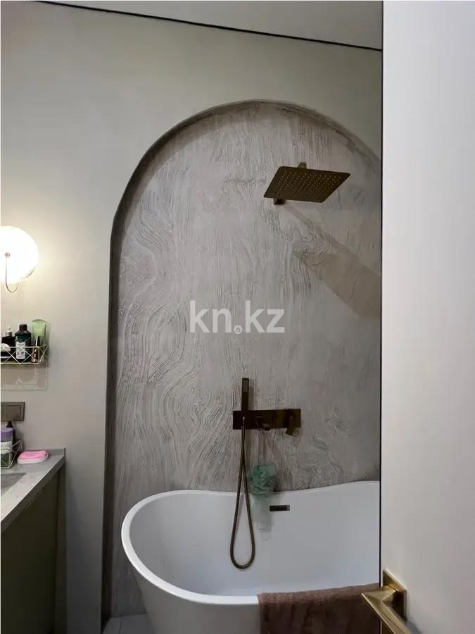 Продажа 4-комнатной квартиры, 130 м², ул. Салыкова, дом  40 в Алматы - фото 4