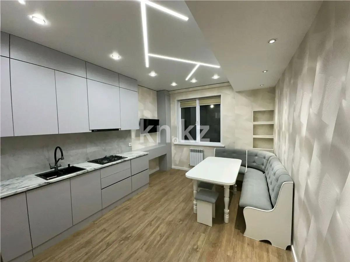 Продажа 2-комнатной квартиры, 48 м², мкр-н 20, дом  22 в Алматы - фото 2
