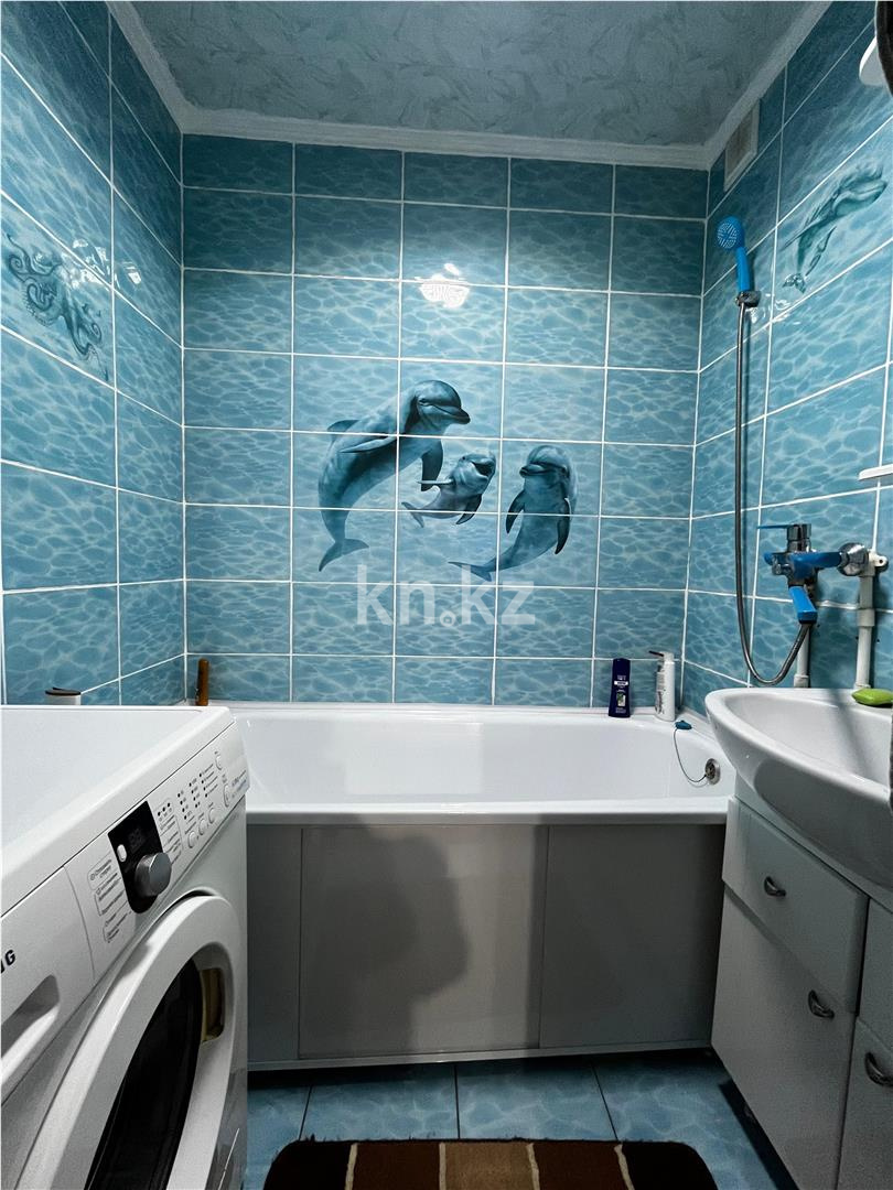 Продажа 4-комнатной квартиры, 76 м², мкр-н Голубые Пруды, дом  6 в Караганде - фото 10