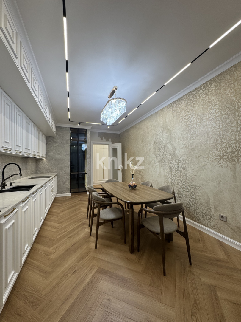 Продажа 3-комнатной квартиры, 115 м², ул. Утеген батыра, дом  11д в Алматы - фото 3