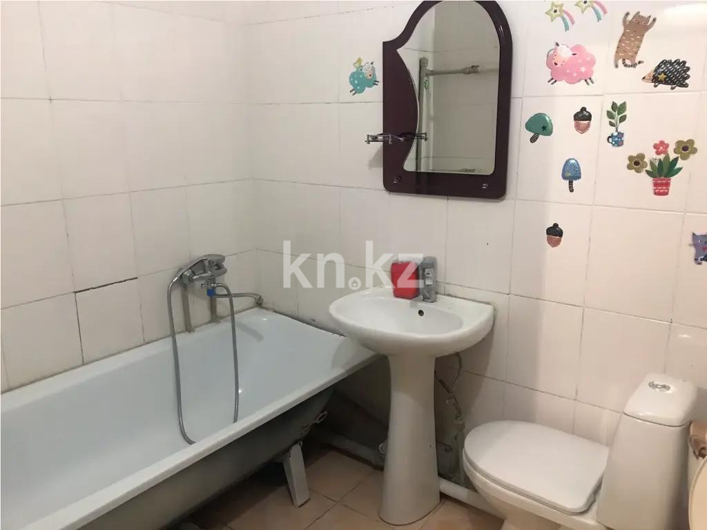 Продажа 1-комнатной квартиры, 40 м², мкр-н Кокжиек, дом  19 в Алматы - фото 3