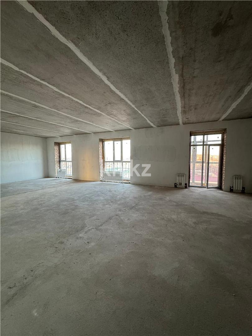 Продажа 4-комнатной квартиры, 141 м², мкр-н Гульдер-1 в Караганде - фото 2