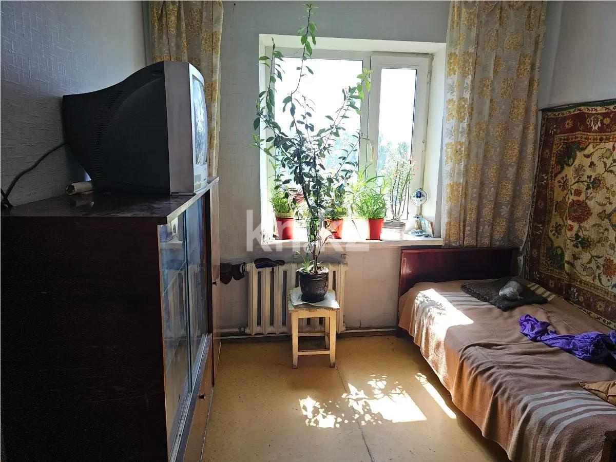 Продажа 4-комнатной квартиры, 76 м², ул. Гапеева, дом  12 в Караганде - фото 4