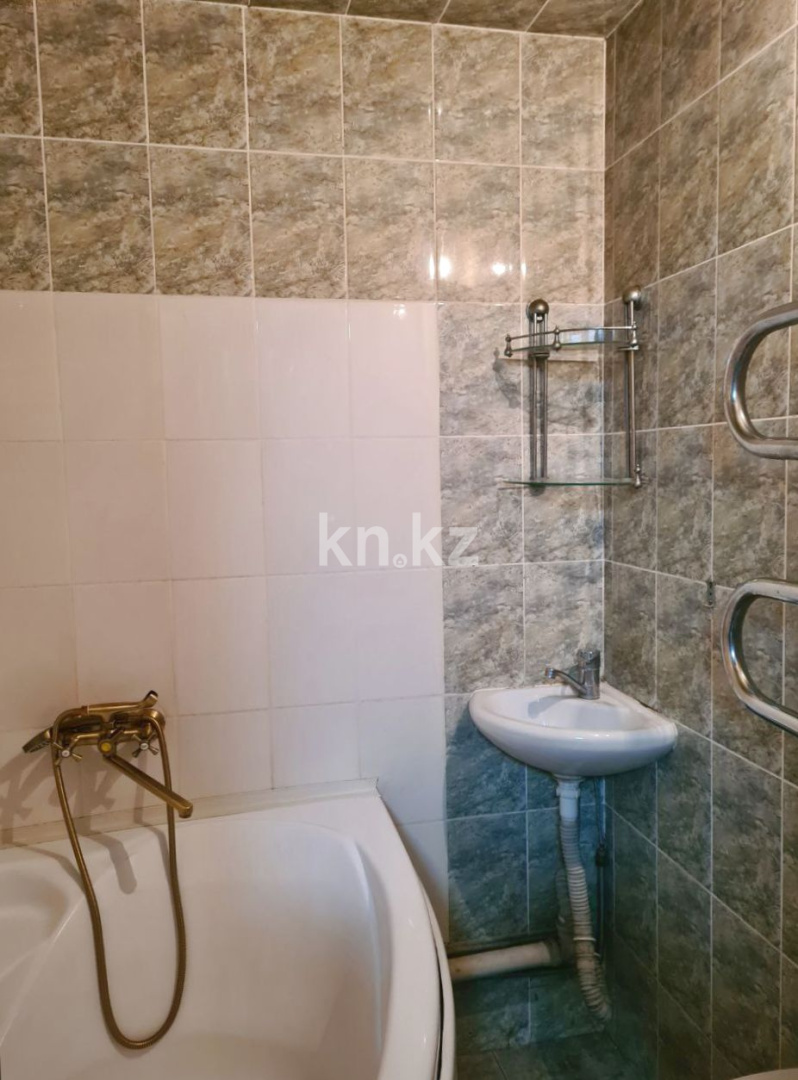 Продажа 3-комнатной квартиры, 63 м², ул. Бажова, дом  339/2 в Усть-Каменогорске - фото 20