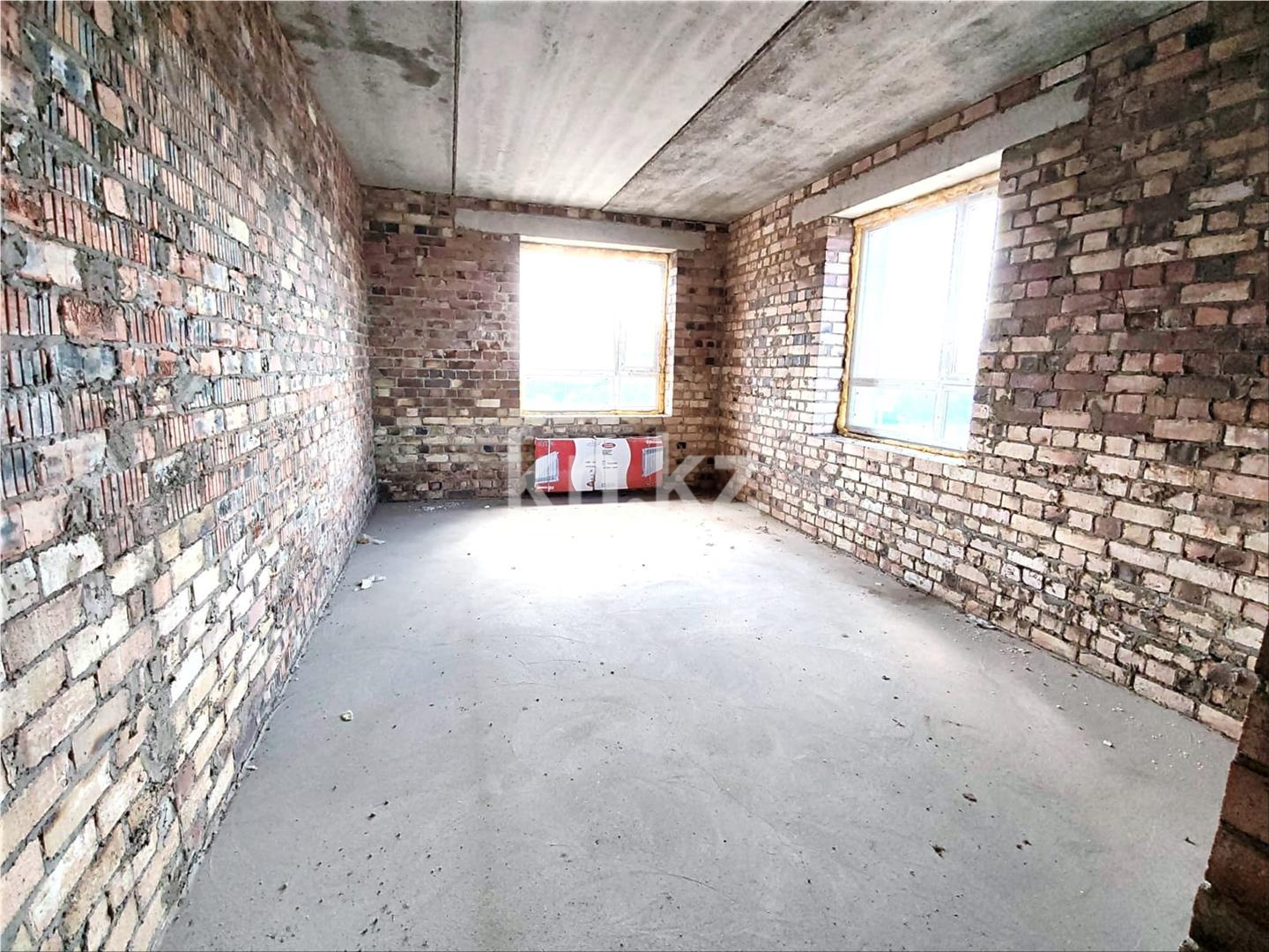 Продажа 4-комнатной квартиры, 110 м², ул. Муканова в Караганде - фото 9