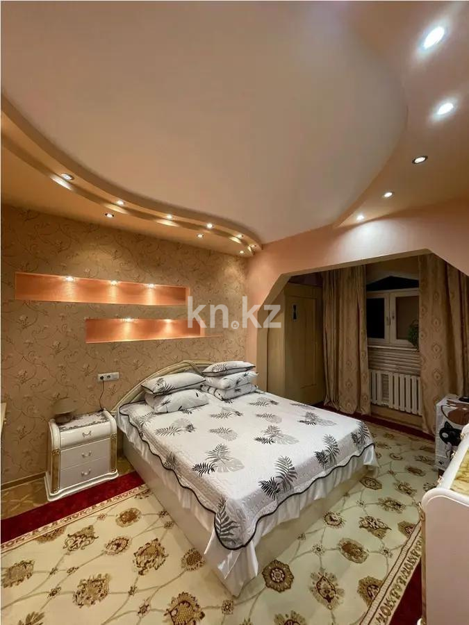 Продажа 3-комнатной квартиры, 74 м², ул. Толе би, дом  141 в Алматы - фото 2