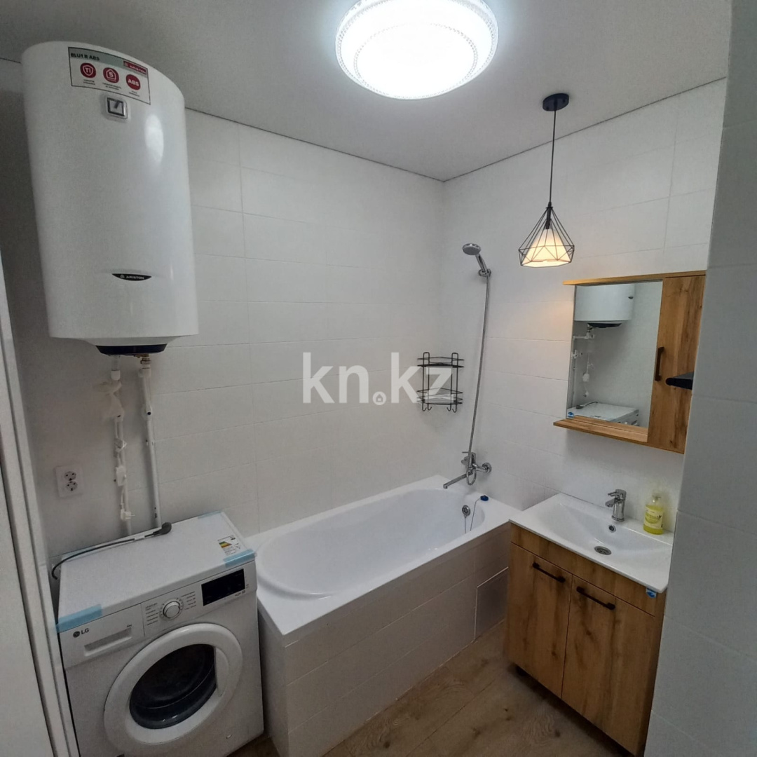 Продажа 2-комнатной квартиры, 43 м², ул. Муканова, дом  78/3 в Караганде - фото 15