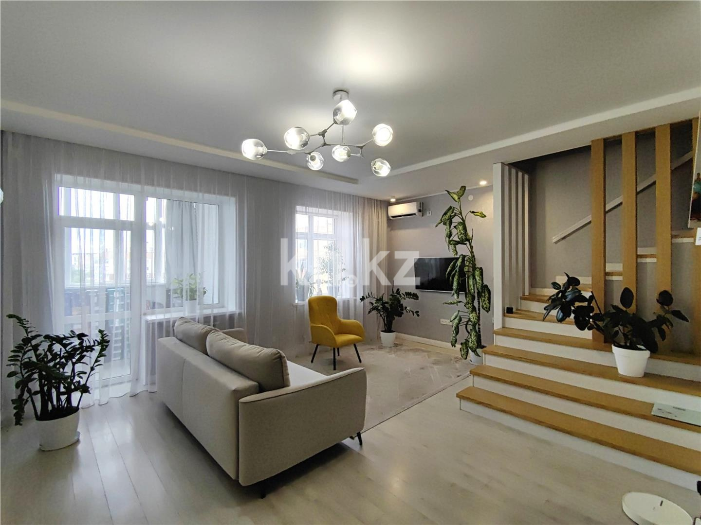 Продажа 4-комнатной квартиры, 135 м² в Караганде