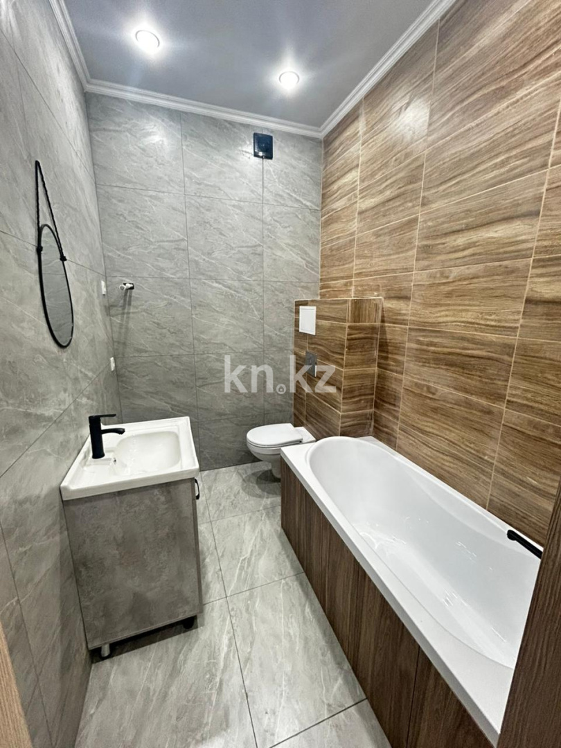 Продажа 2-комнатной квартиры, 42 м², ул. Университетская, дом  18 в Караганде - фото 5