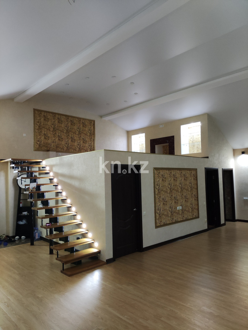 Продажа 5-комнатной квартиры, 165.5 м², ул. Иманова, дом  17 - ул. Валиханова в Астане - фото 15