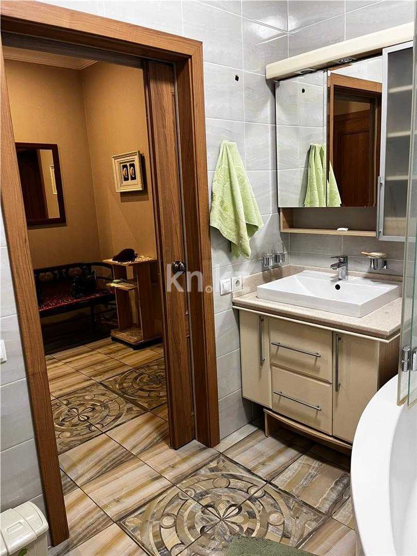 Продажа 3-комнатной квартиры, 90 м², ул. Ермекова в Караганде - фото 13