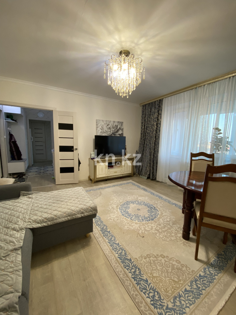 Продажа 3-комнатной квартиры, 60 м², мкр-н Голубые Пруды, дом  12 в Караганде - фото 3