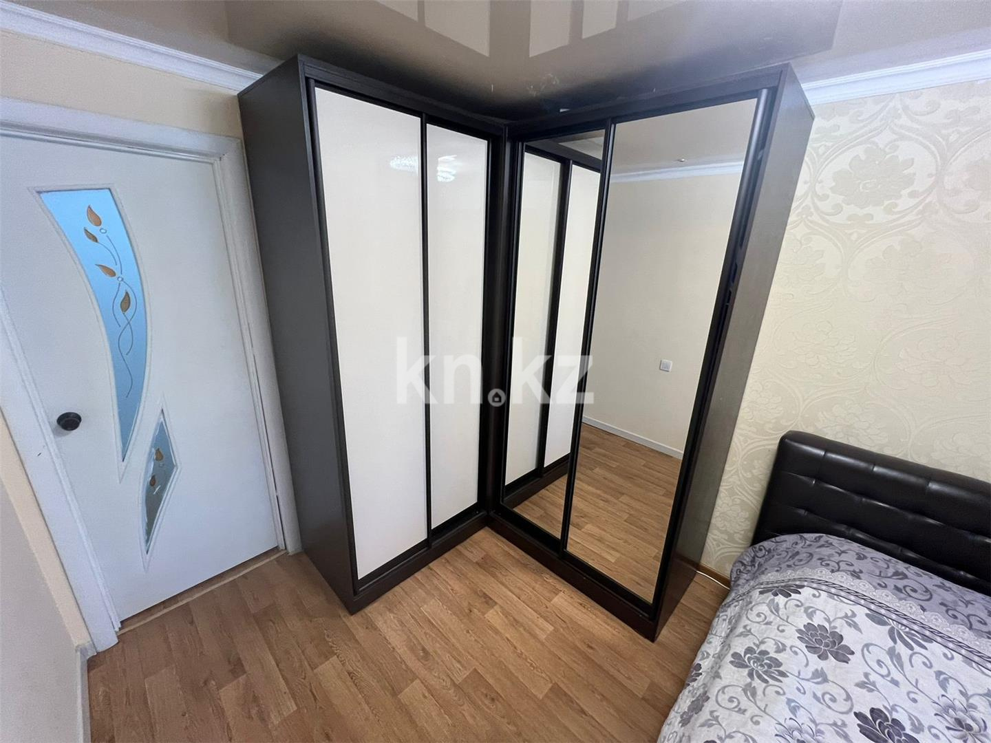 Продажа 2-комнатной квартиры, 44 м², 14 мкр., дом  42 в Караганде - фото 2