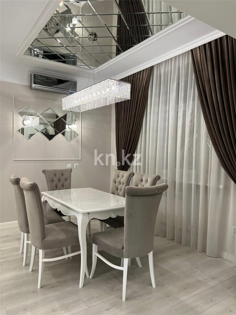 Продажа 4-комнатной квартиры, 124 м², ул. Аманжолова, дом  96/1 в Караганде - фото 2