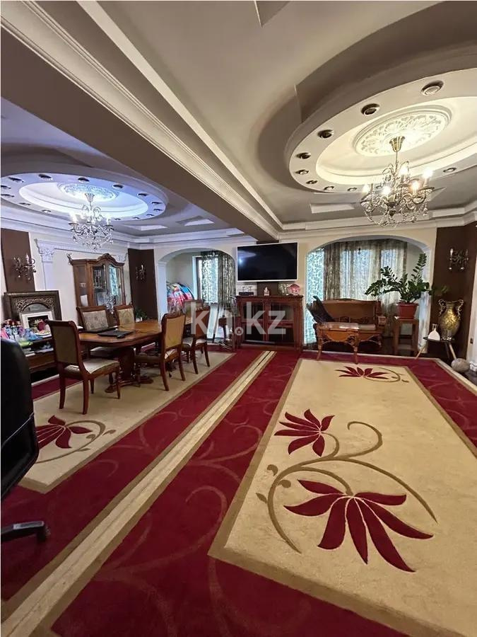 Продажа 3-комнатной квартиры, 140 м², ул. Навои, дом  52 в Алматы