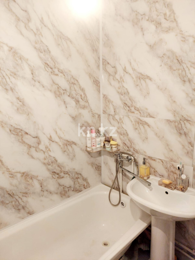 Продажа 2-комнатной квартиры, 43 м², мкр-н 16, дом  25 в Караганде - фото 6