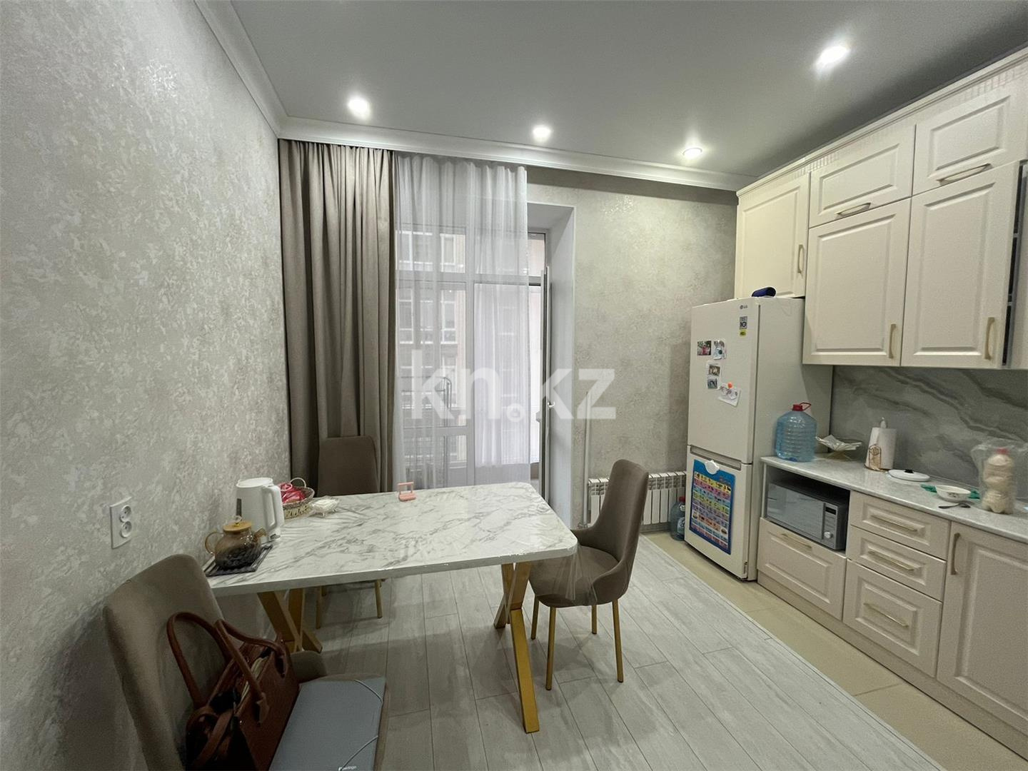 Продажа 3-комнатной квартиры, 74 м², ул. Ашимова в Караганде