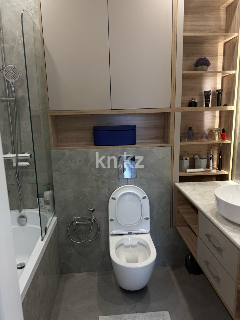 Продажа 3-комнатной квартиры, 95 м², пр. Туран, дом  55 - ул. Орынбор в Астане - фото 16