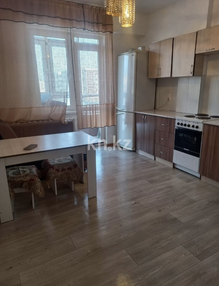 Аренда 1-комнатной квартиры, 40 м² в Астане