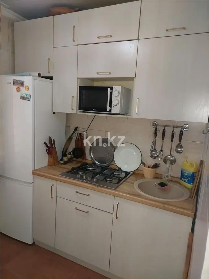 Продажа 3-комнатной квартиры, 63 м², мкр-н Аксай-2, дом  17 в Алматы - фото 4