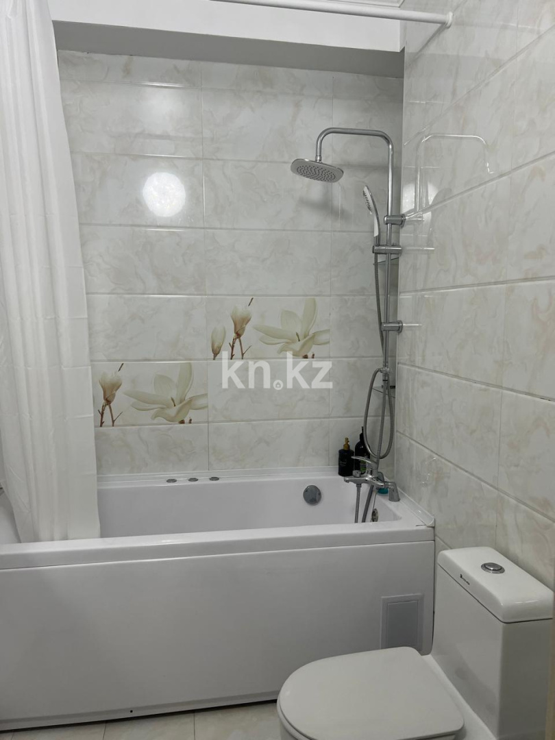 Аренда 3-комнатной квартиры посуточно, 110 м², Навои 208, дом  208/8 - ул. Торайгырова в Алматы - фото 10