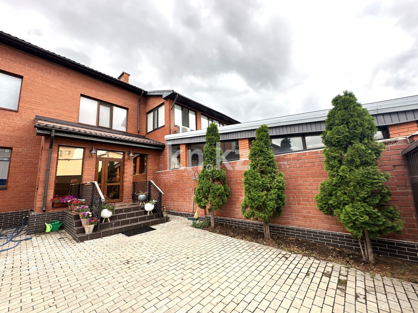 Продажа 6-комнатного дома, 312.6 м² в Караганде
