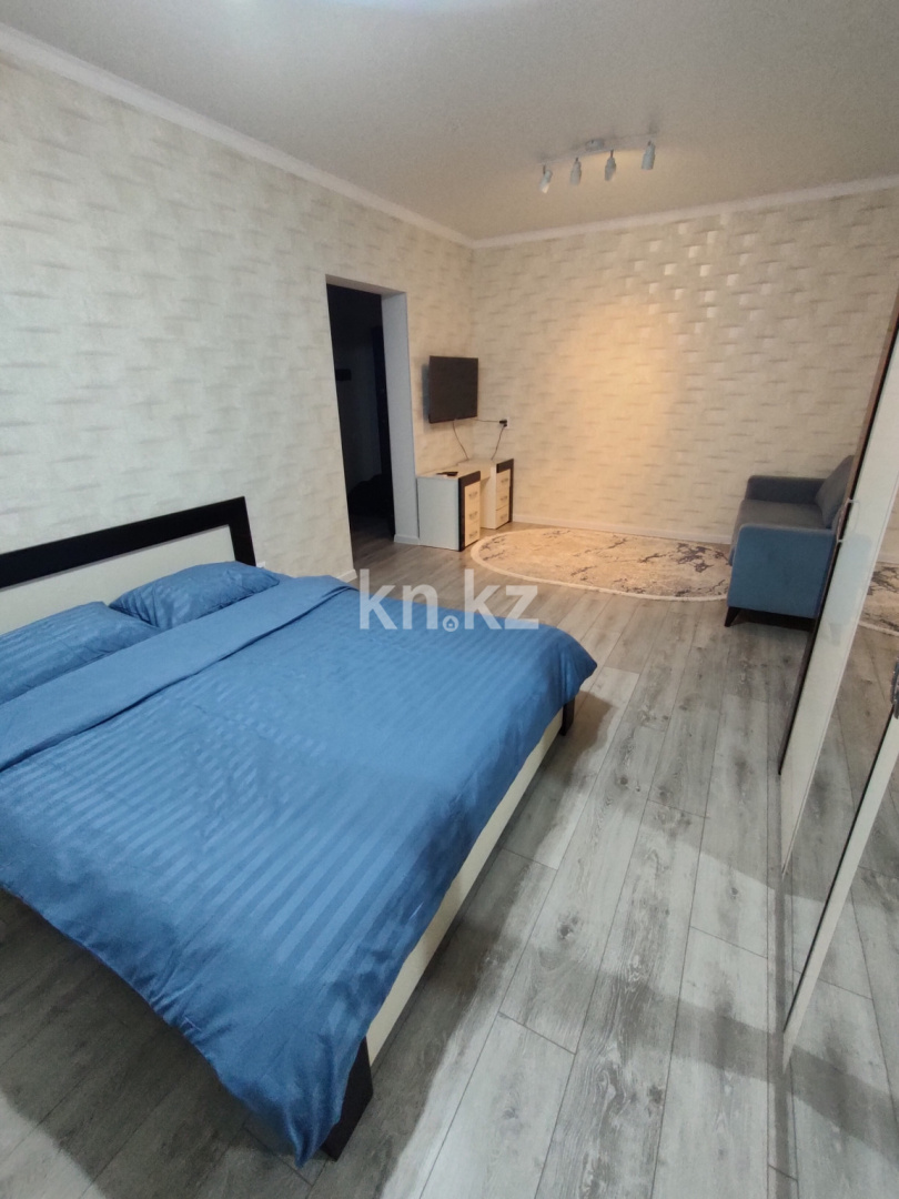 Аренда 1-комнатной квартиры посуточно, 43 м², пр. Байдибек би, дом  116/4 в Шымкенте - фото 4