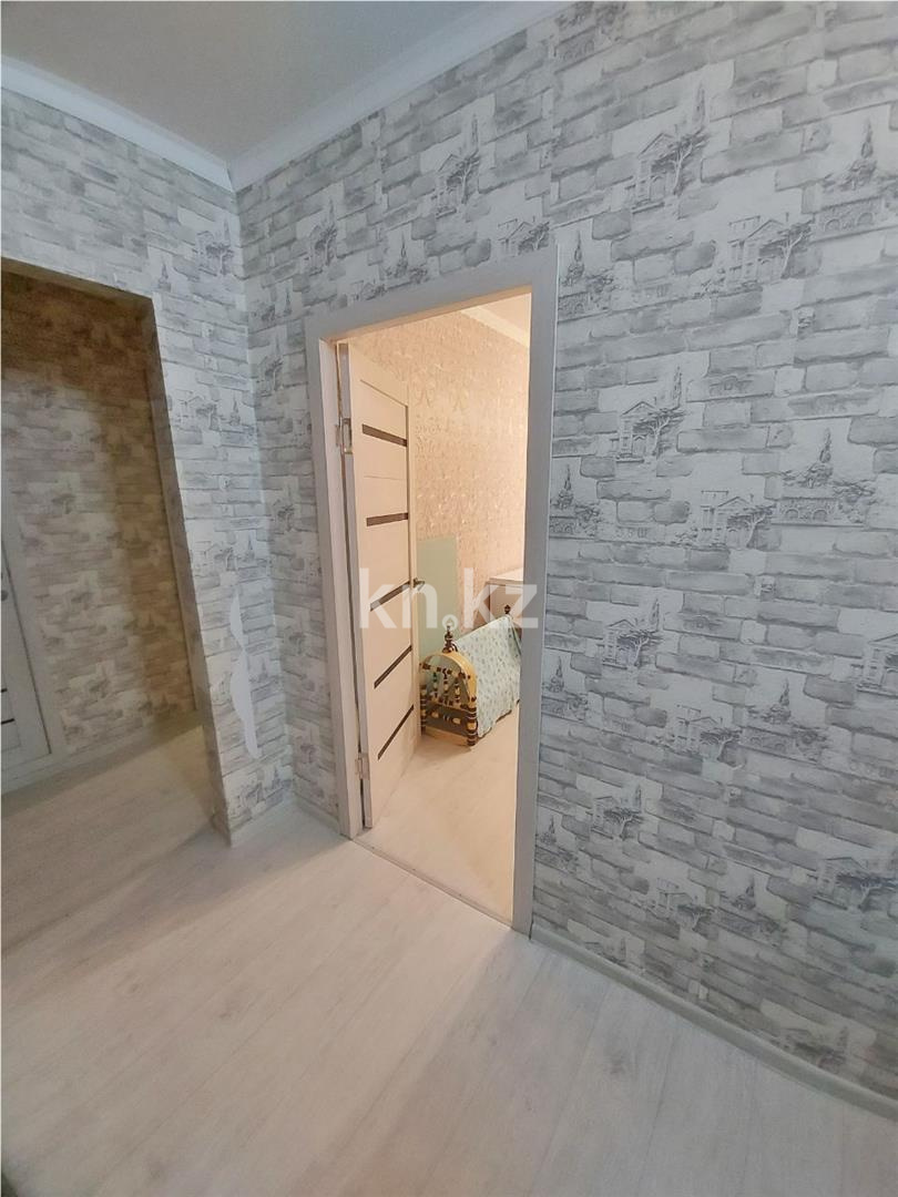 Продажа 2-комнатной квартиры, 52 м², мкр-н Шахтерский, дом  115 в Караганде - фото 11