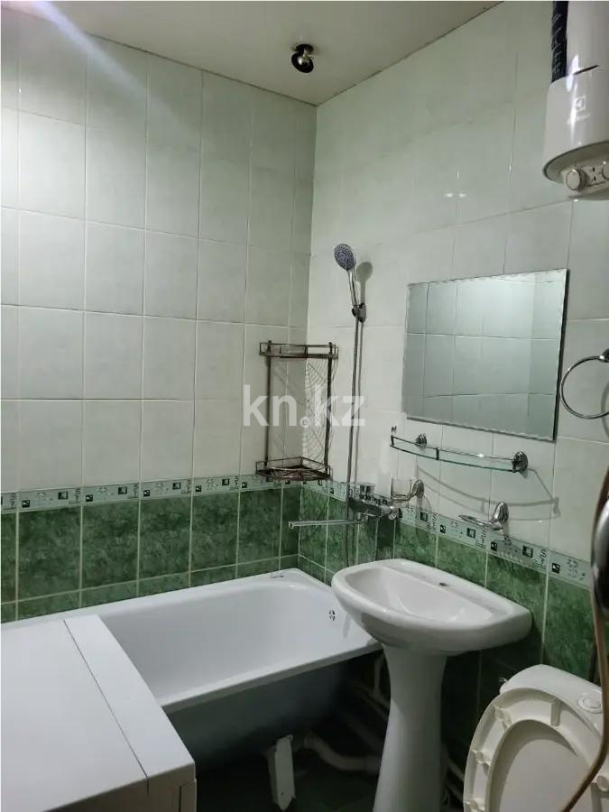 Продажа 1-комнатной квартиры, 34 м², 13 мкр., дом  34 в Караганде - фото 3