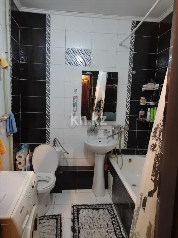 Продажа 1-комнатной квартиры, 40 м², мкр-н Аксай-1а, дом  34 в Алматы - фото 4