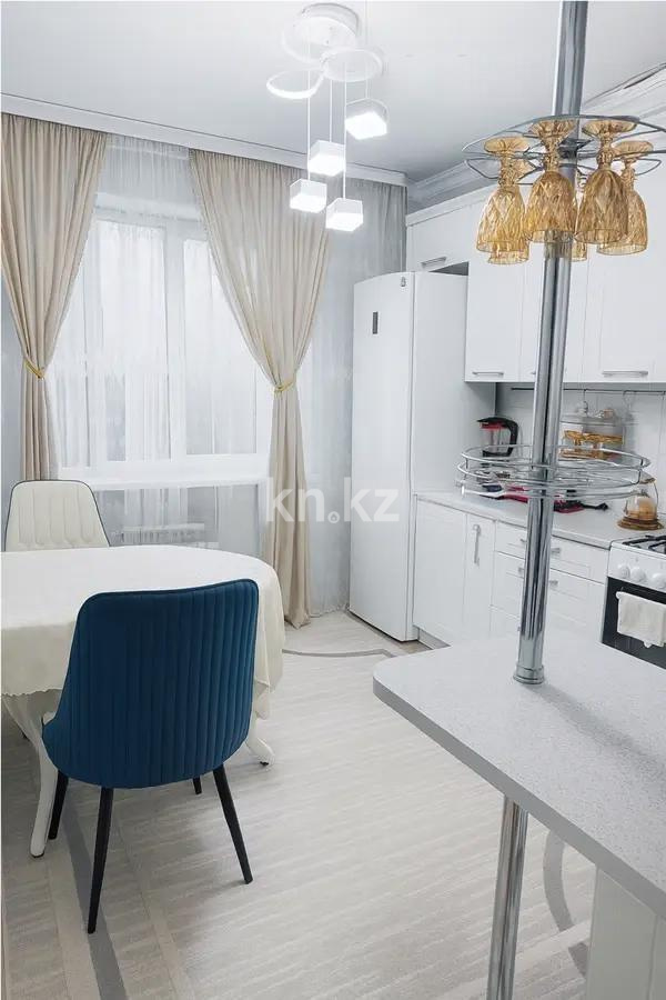 Продажа 2-комнатной квартиры, 68 м², ул. Афцинао, дом  4 в Алматы - фото 3