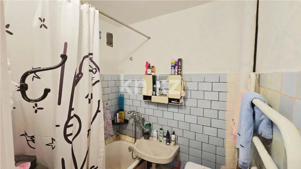 Продажа 2-комнатной квартиры, 43 м², мкр-н Казахфильм, дом  4 в Алматы - фото 3