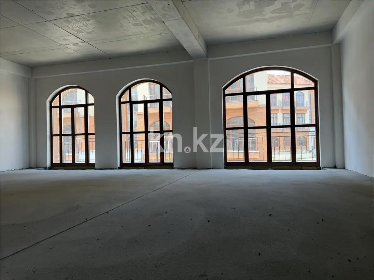 Продажа 4-комнатной квартиры, 216 м² в Алматы - фото 2