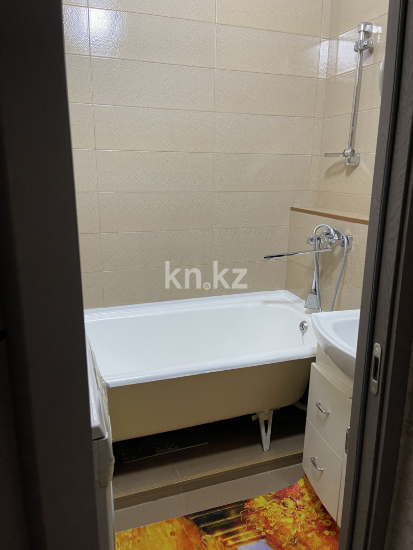 Аренда 2-комнатной квартиры, 66 м², Ислама Каримова, дом  52 - ул. Толе би в Алматы - фото 19