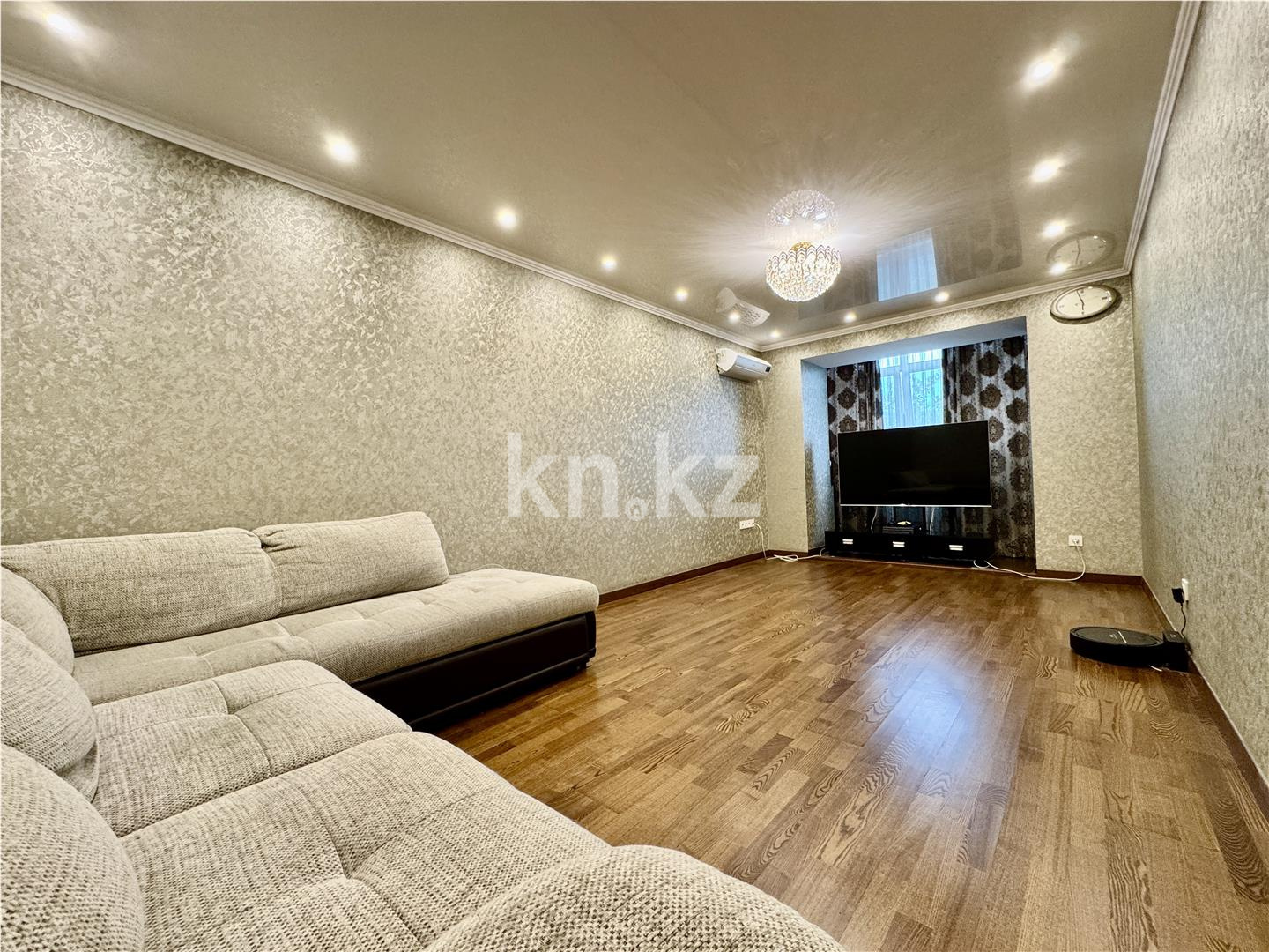Продажа 4-комнатной квартиры, 93 м², ул. Аманжолова, дом  71 в Караганде