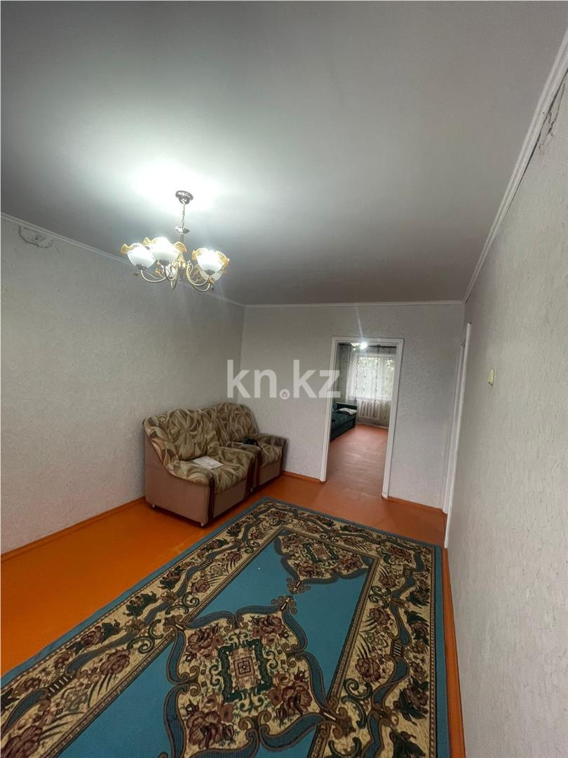 Продажа 2-комнатной квартиры, 44 м², мкр-н 15, дом  2 в Караганде - фото 2