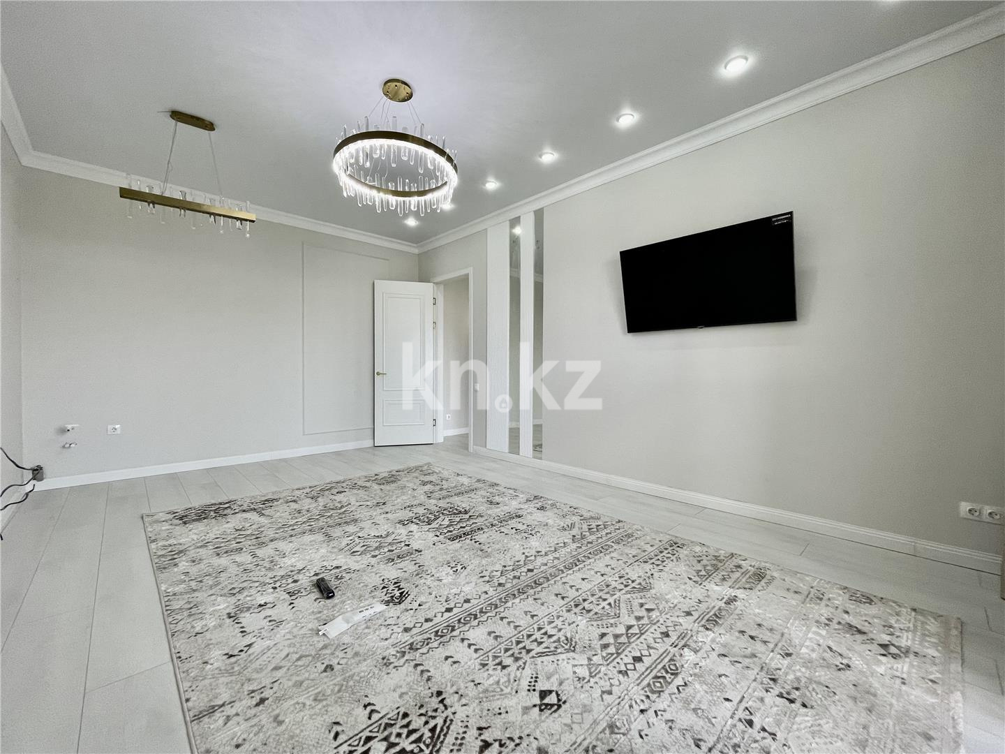 Продажа 3-комнатной квартиры, 75 м², ул. Муканова, дом  1/9 в Караганде - фото 8