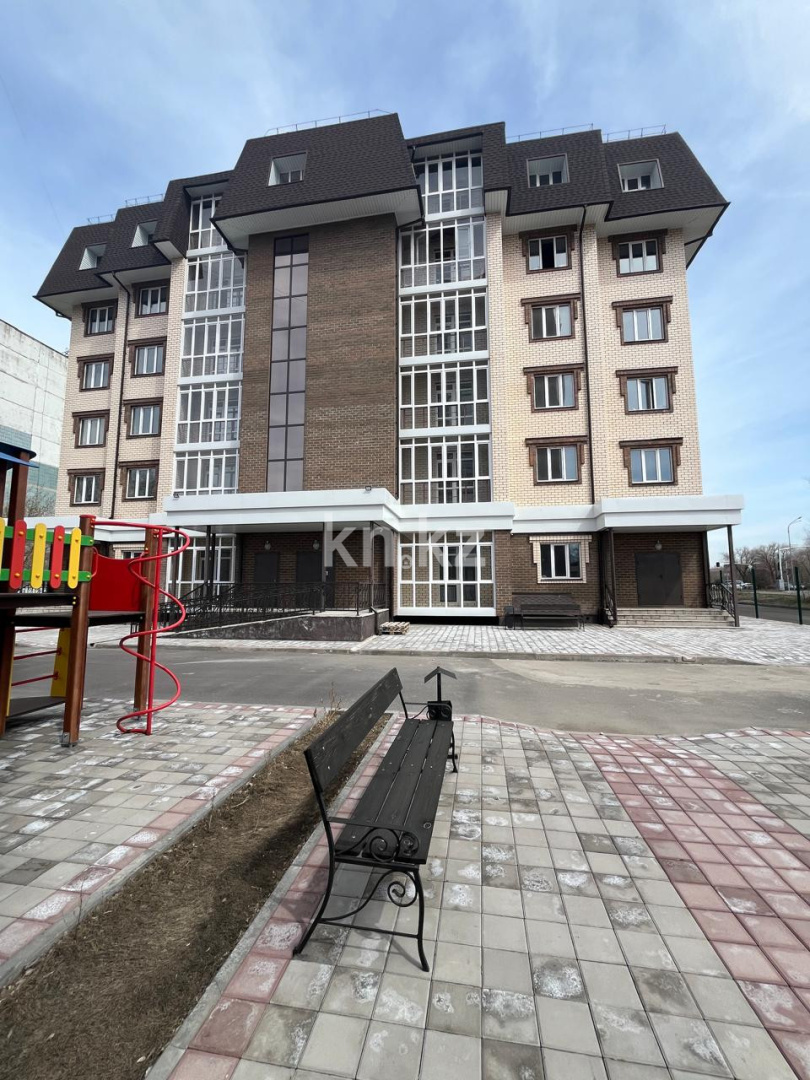 Продажа 3-комнатной квартиры, 81 м², ул. Сарыарка в Караганде