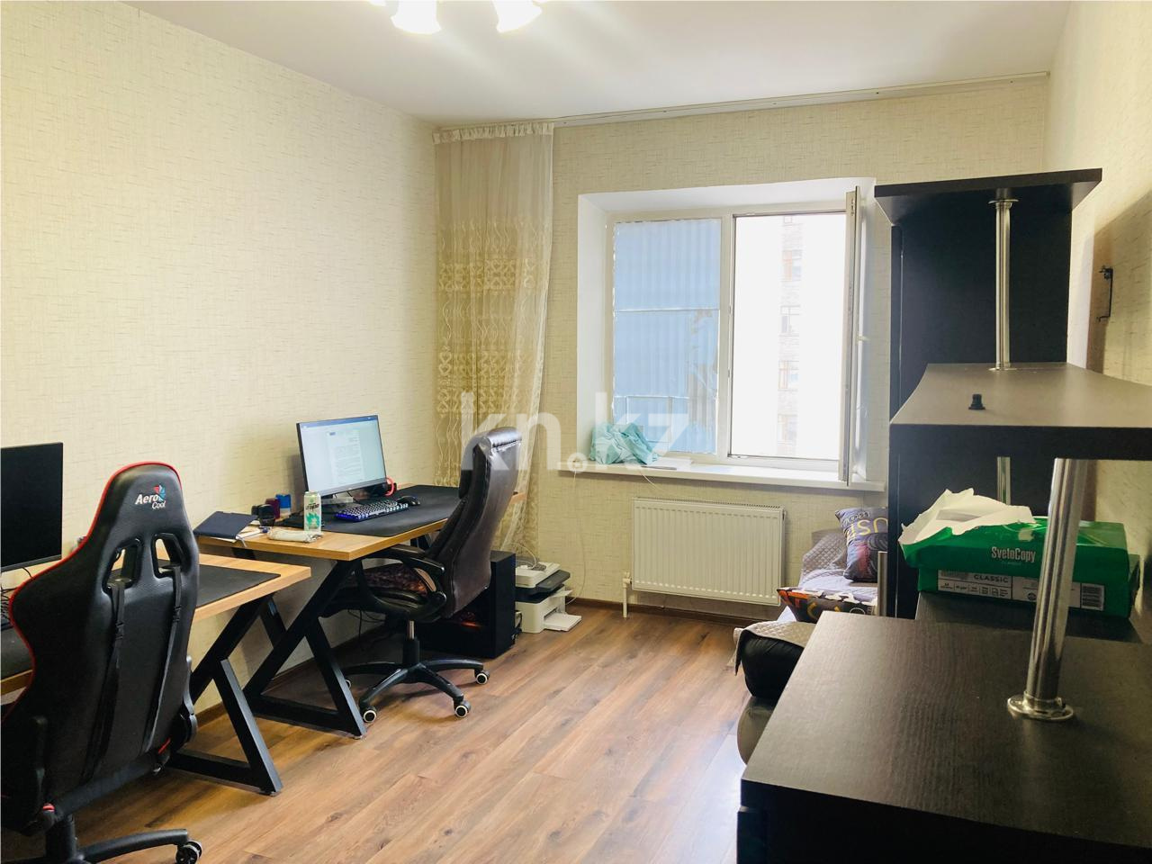Продажа 1-комнатной квартиры, 46 м², пр. Шахтеров в Караганде - фото 2