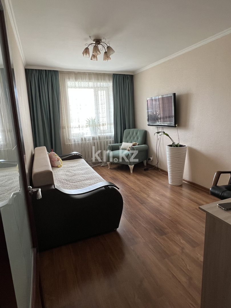 Продажа 4-комнатной квартиры, 80 м², пр. Республики, дом  32 в Караганде - фото 4