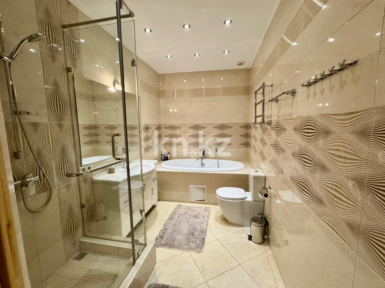 Продажа 3-комнатной квартиры, 190 м², ул. Достык, дом  13 - ул. Кенесары в Астане - фото 35